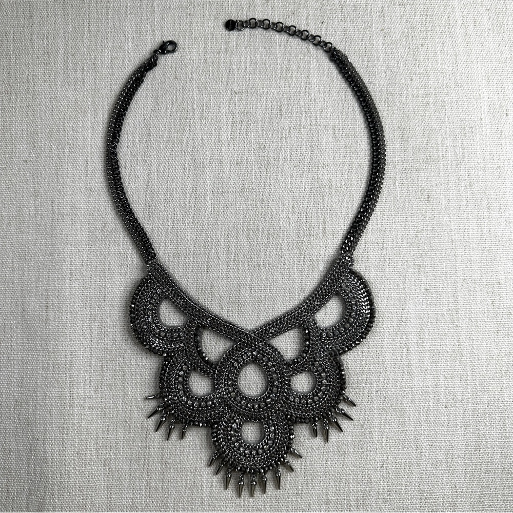 Stella and Dot Tallulah Bib Necklace Silver